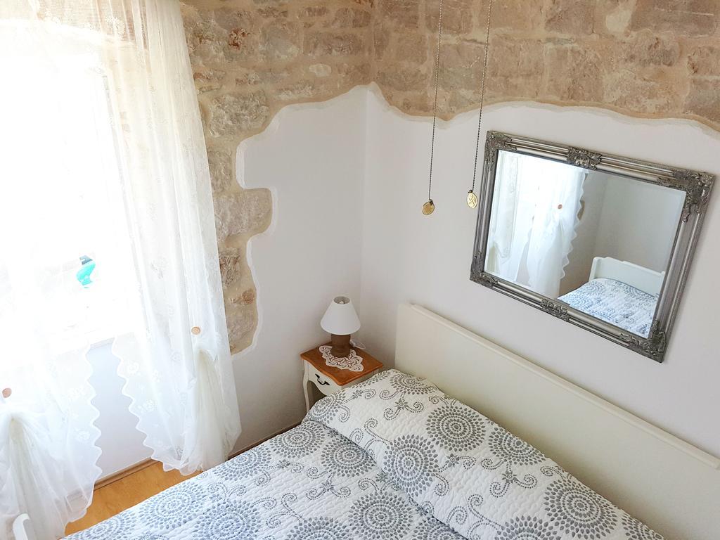 Castel Nonna Franka Διαμέρισμα Sutivan Εξωτερικό φωτογραφία